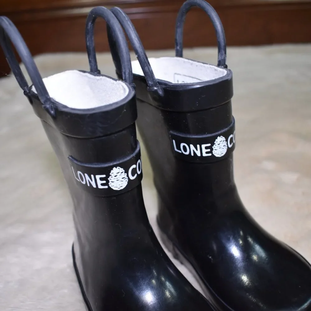 Kids Black Rain Boots Size 4 BPA Free Rubber Waterproof